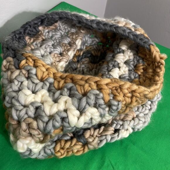 NEW Handmade crochet Cowl Neck Scarf chunky scarf - Picture 5 of 5